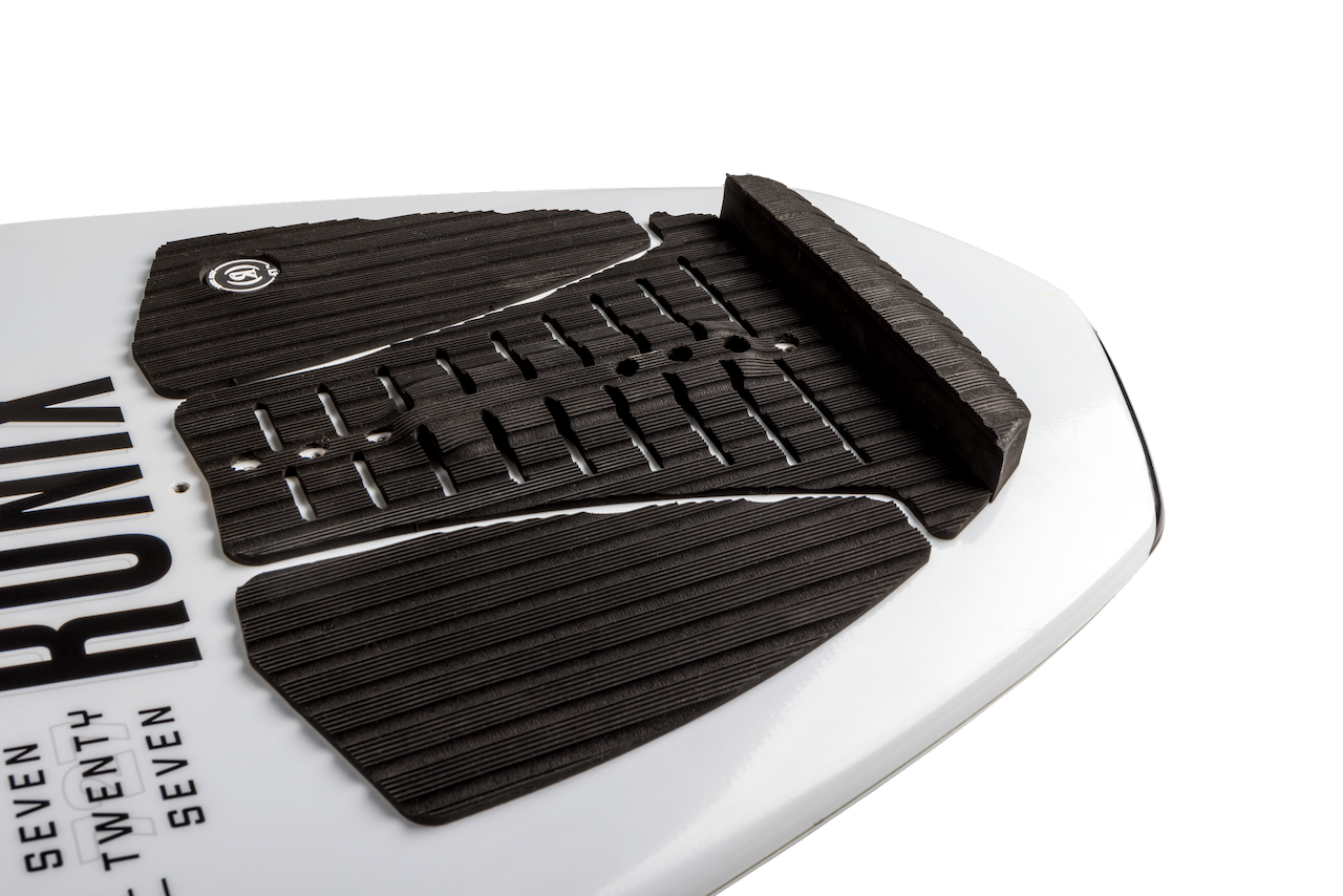 2024 Ronix Foil Komplettset (727 Board 4'1, 28" Mast, 39cm Rumpf, Front Wing 1300, Rear Stab. 240)