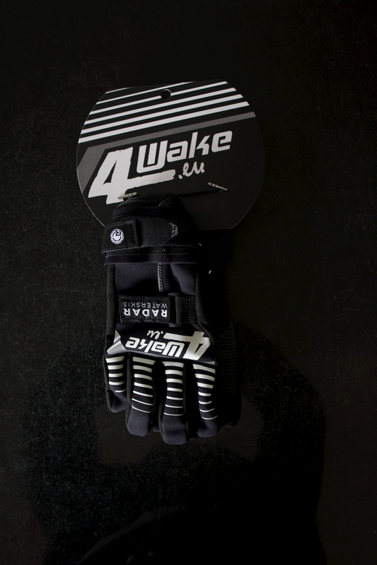 4Wake Glove-Black/White
