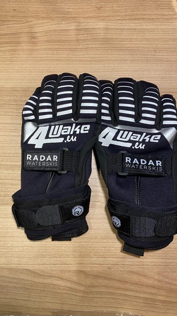 4Wake Glove-Black/White